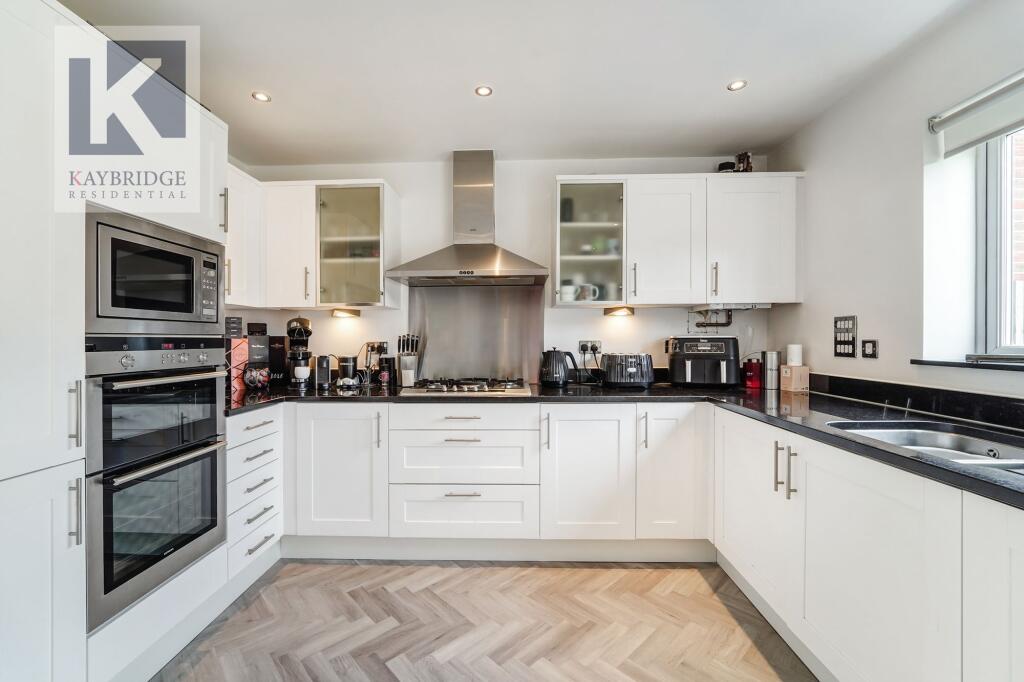 Poplar Close, Epsom, KT17 - View 3