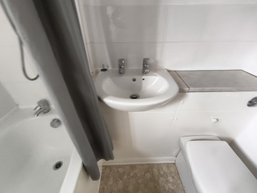 Burgoyne Court, Willow Road, Potton photo 5