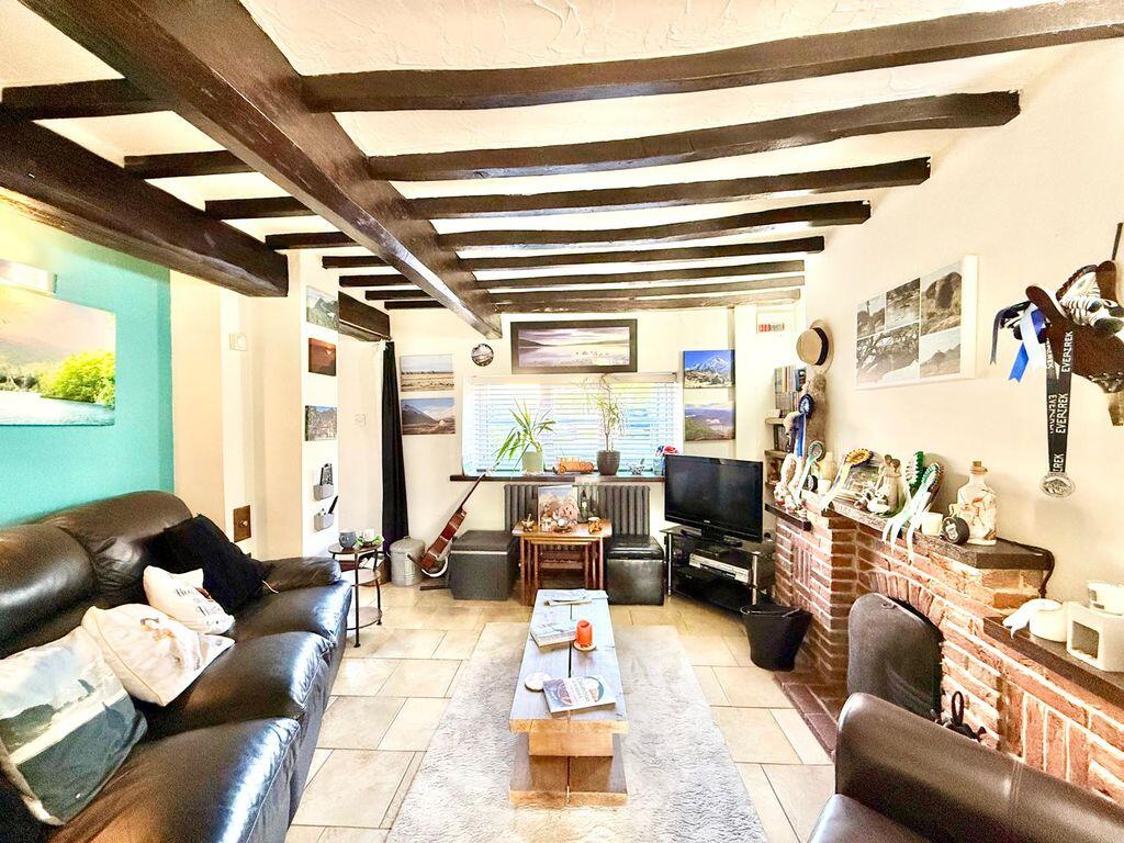 Good Size Stone Cottage in Excellent Condition - View 2