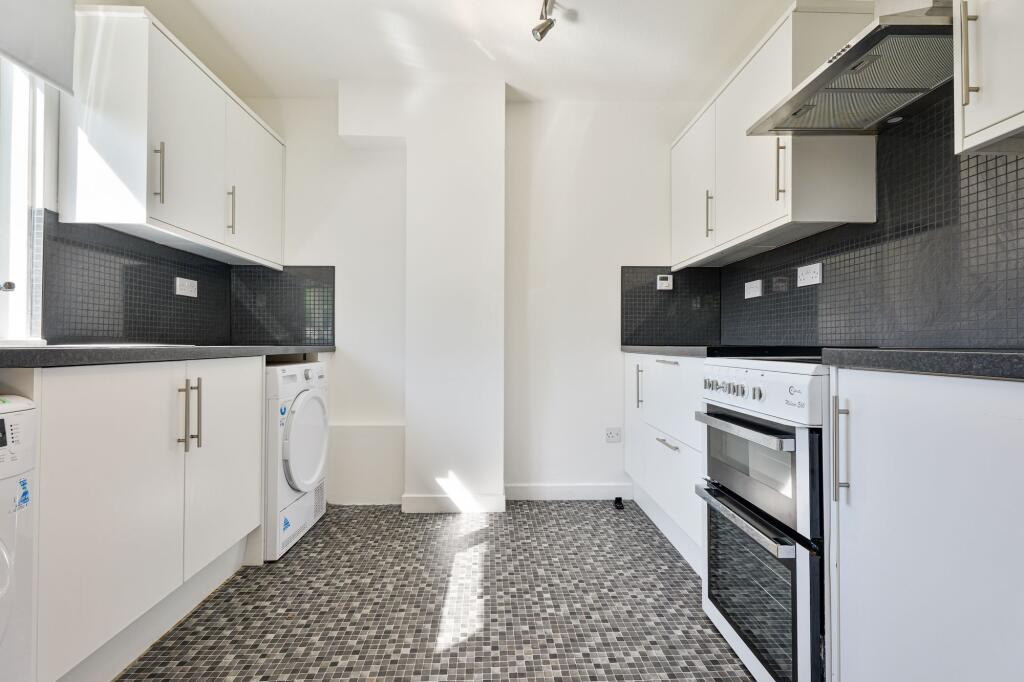 Apartment in Edinburgh, Trinity - View 5