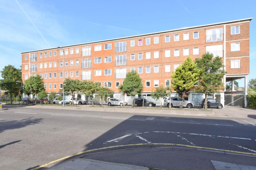 Main image of property: High Street, Potters Bar