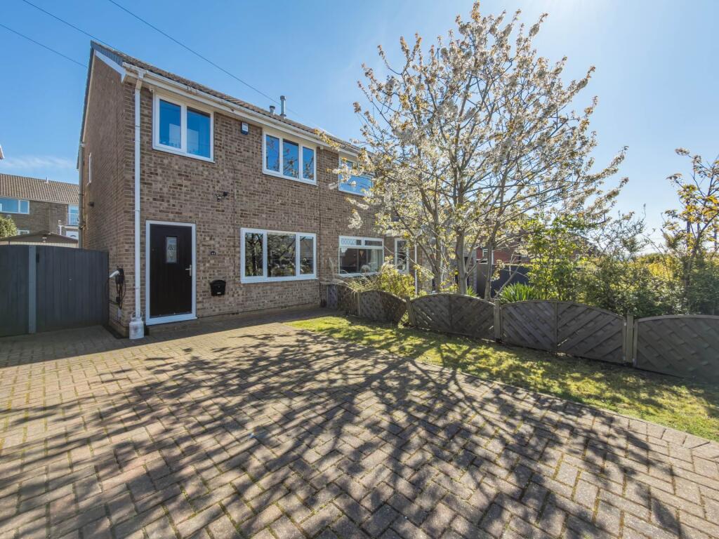 Main image of property: Leeds Old Road, Heckmondwike