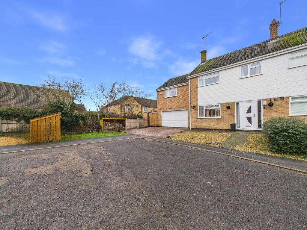 4-bed semi-detached on Green Lane, Yaxley, PE7, £300,000