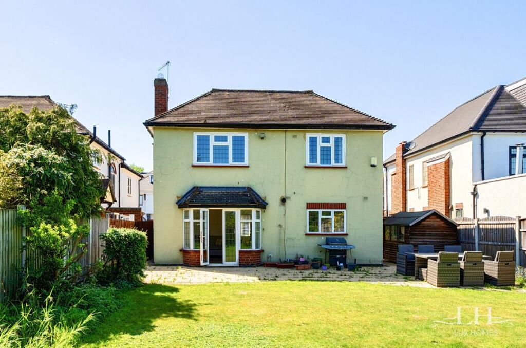 Main image of property: Links Avenue, Romford