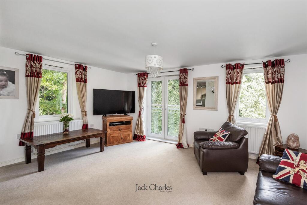 Apartment in Tonbridge - View 5