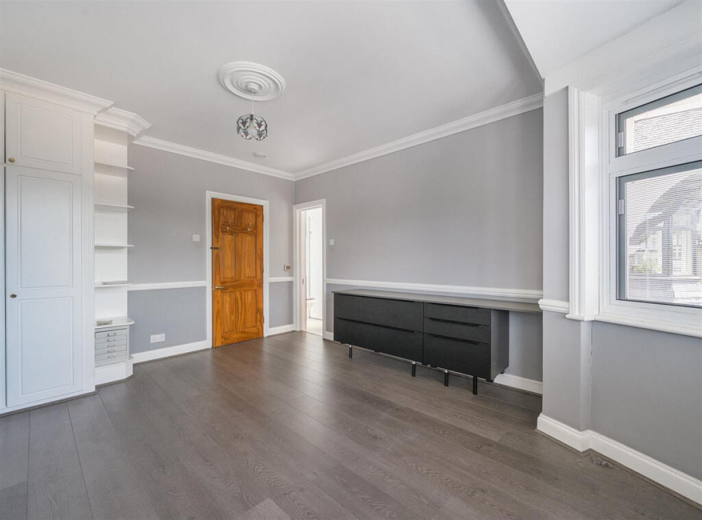 House in London - View 5