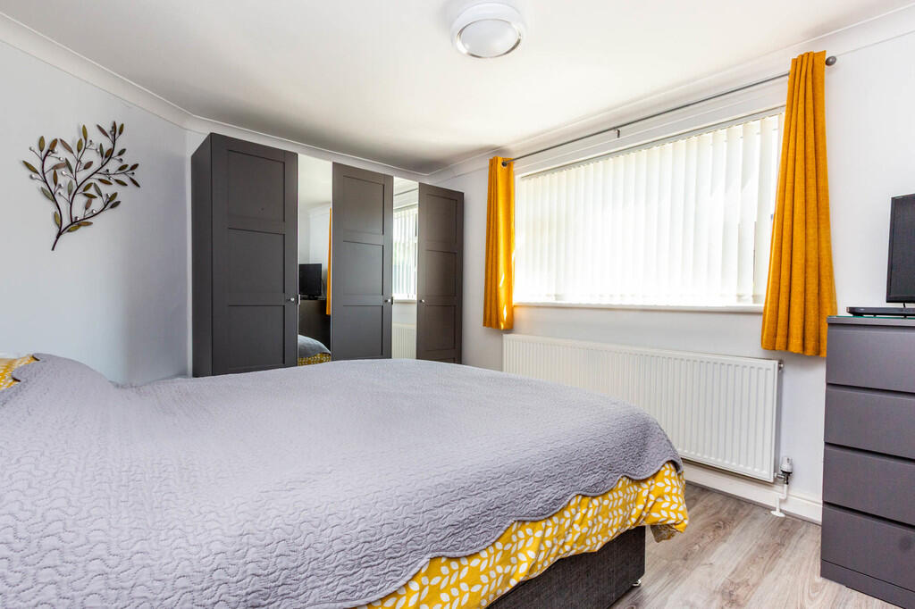 House in Rushden, North Northamptonshire - More