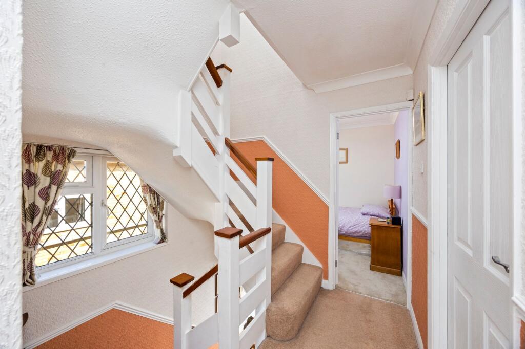 Harebeating Drive, Hailsham, BN27 photo 5