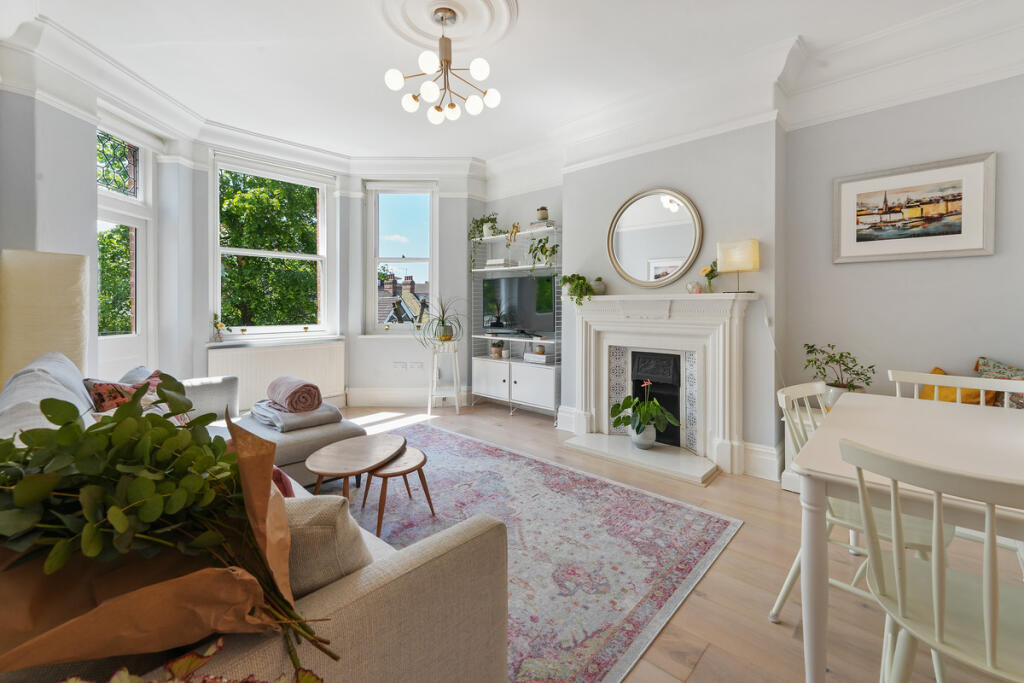 Apartment in London - View 5