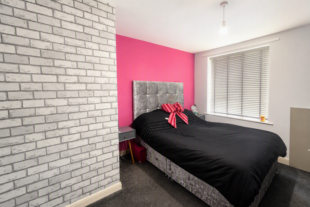 Apartment in Stockport - View 3