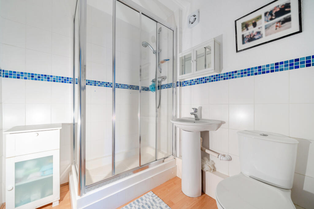 Apartment in London - More