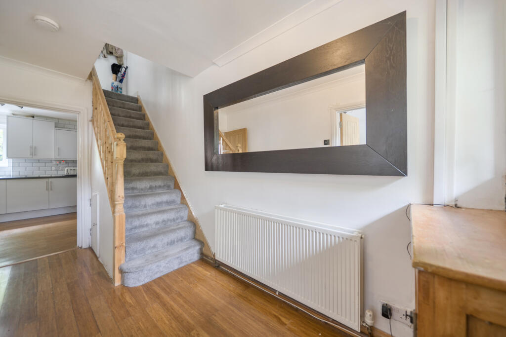 House in London, Lonesome, Mitcham - More