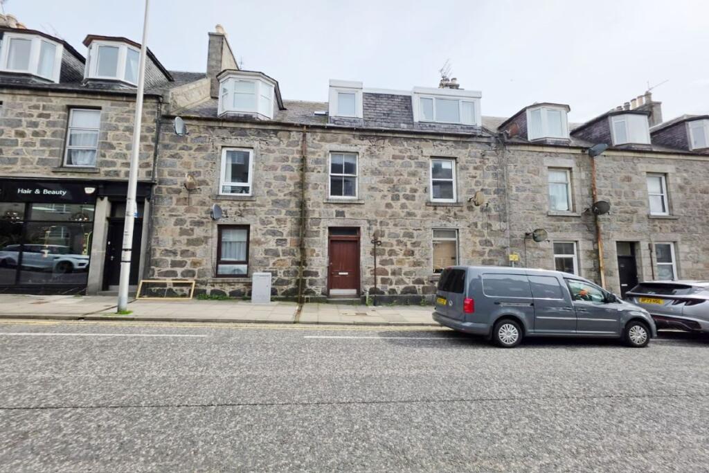 Main image of property:  28, South Mount Street, First Floor Flat, Aberdeen, AB252TB