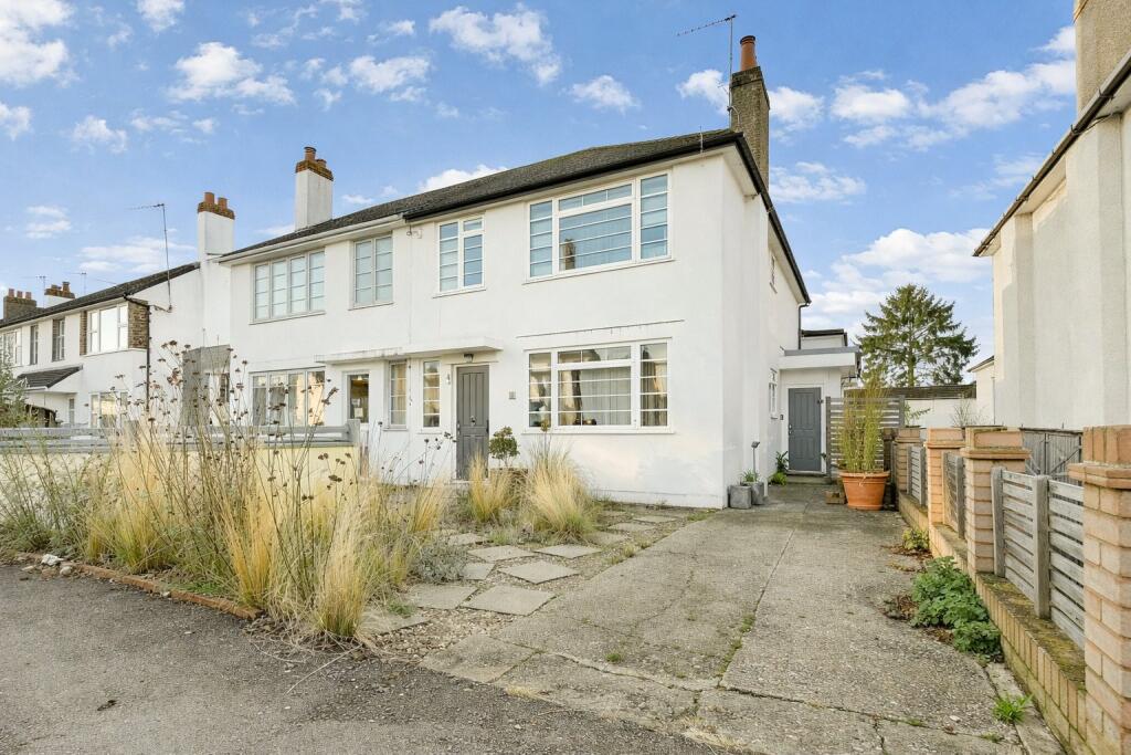 Main image of property: Oakwood Drive, St. Albans, Hertfordshire