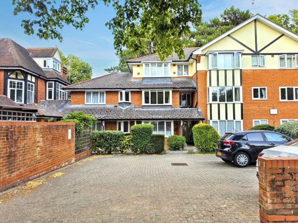House in Slough, Windsor and Maidenhead - View 2