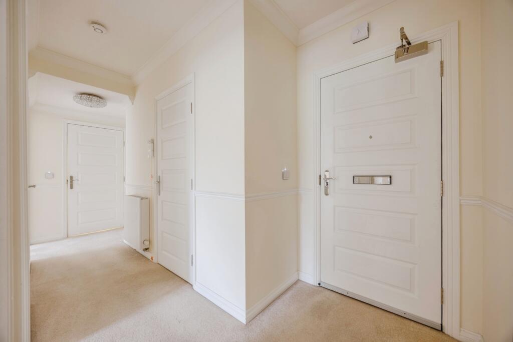 Apartment in Croydon - View 2