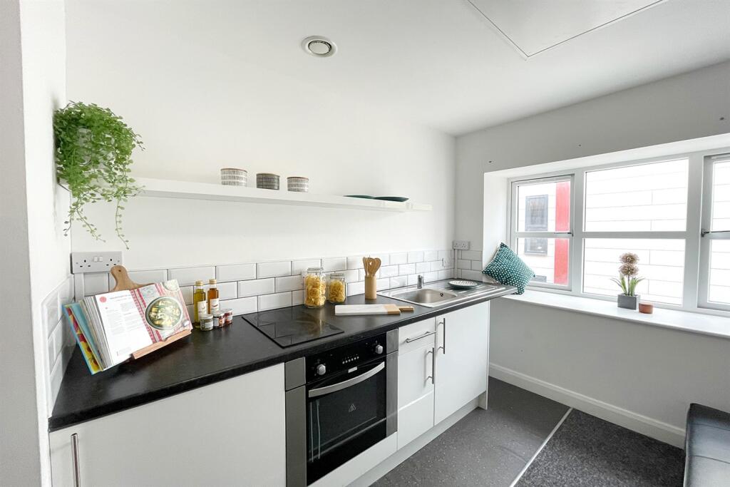 Main image of property: 1 bedroom Studio in Fox Street, Liverpool, L3 3BQ