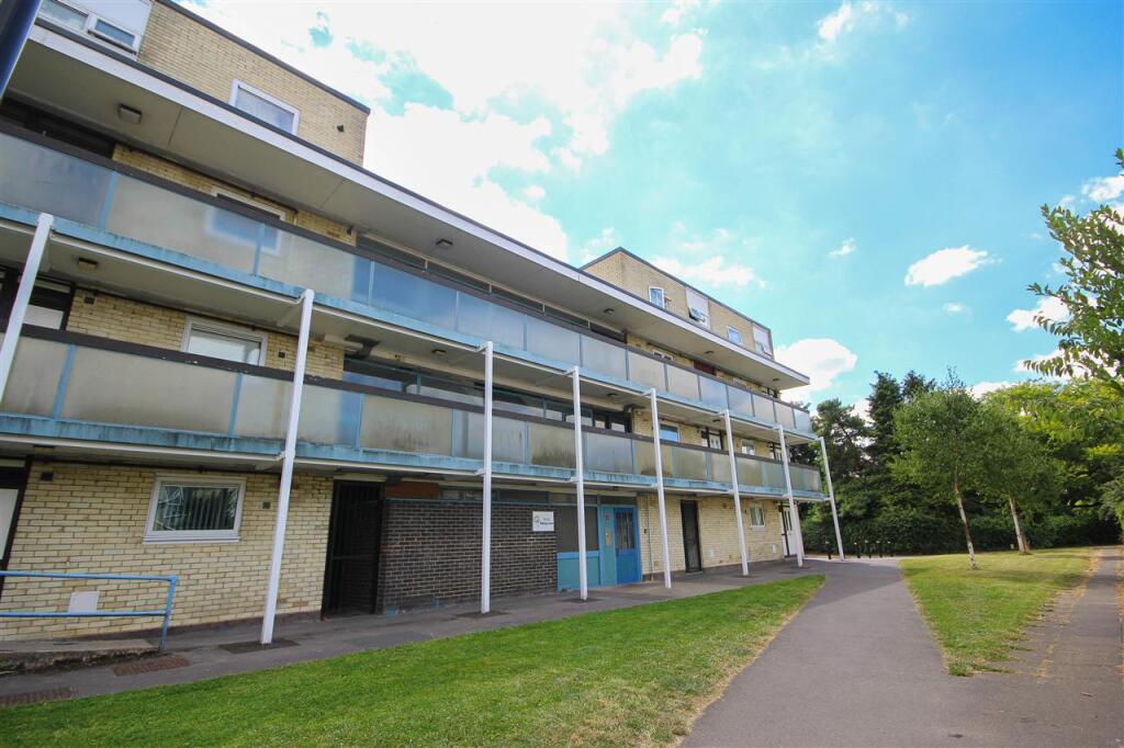 Main image of property: Ridding Close, Southampton