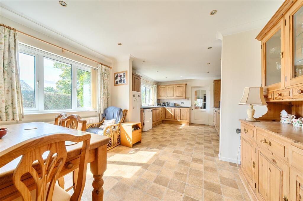 House in Bedford, Brickhill - View 4