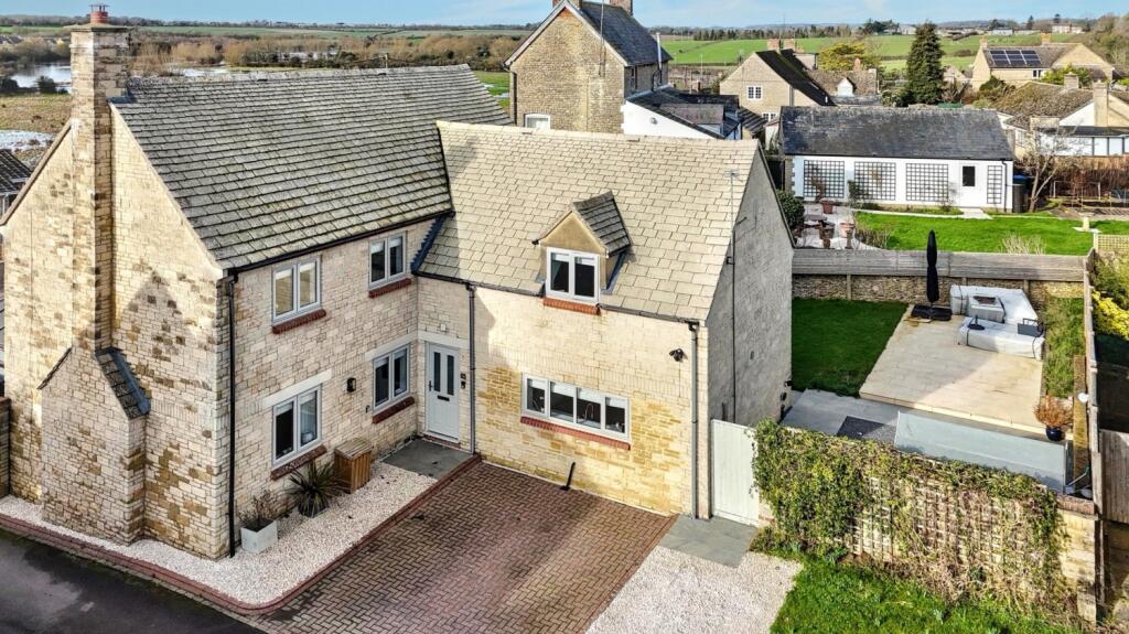 Main image of property: Crawley Road, Witney, Oxfordshire, OX28