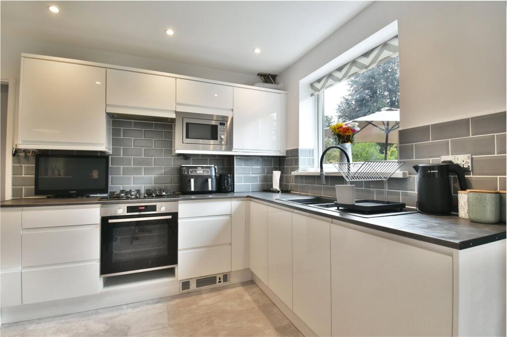 House in Tameside, Greater Manchester - More