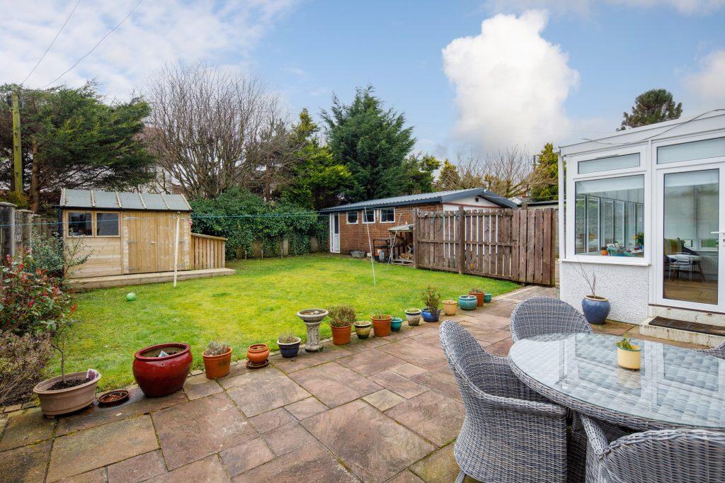Paidmyre Crescent, Newton Mearns photo 2