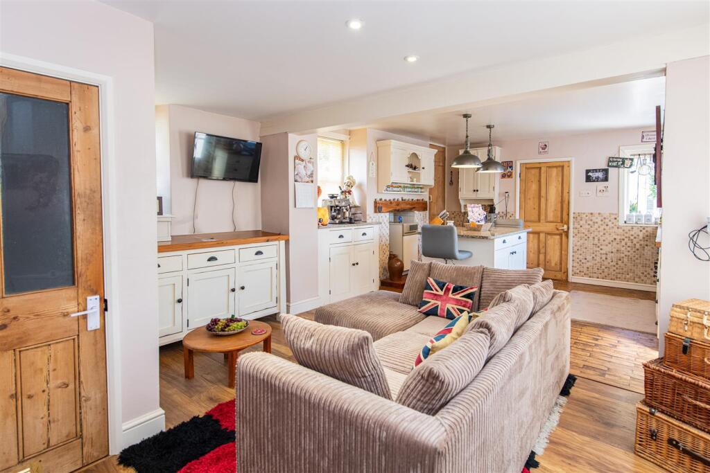 House in Broughton, Little Cransley - View 2