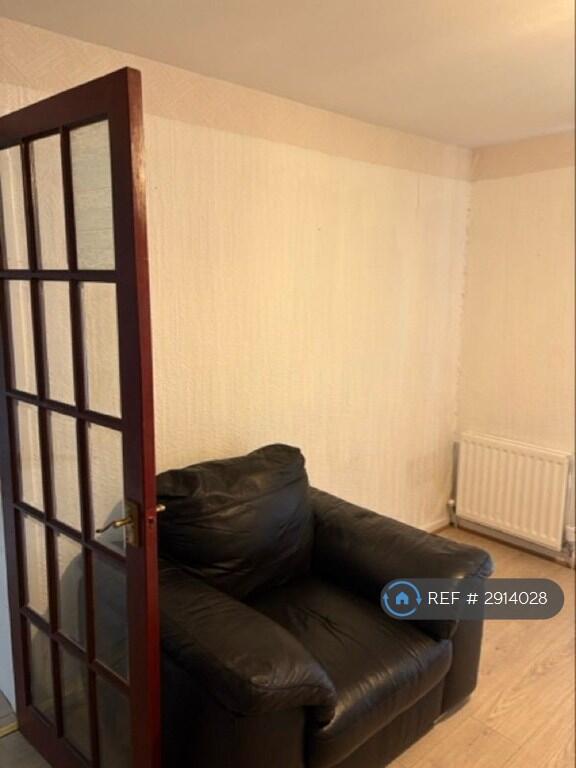 Main image of property: Vennacher Road, Renfrew, PA4
