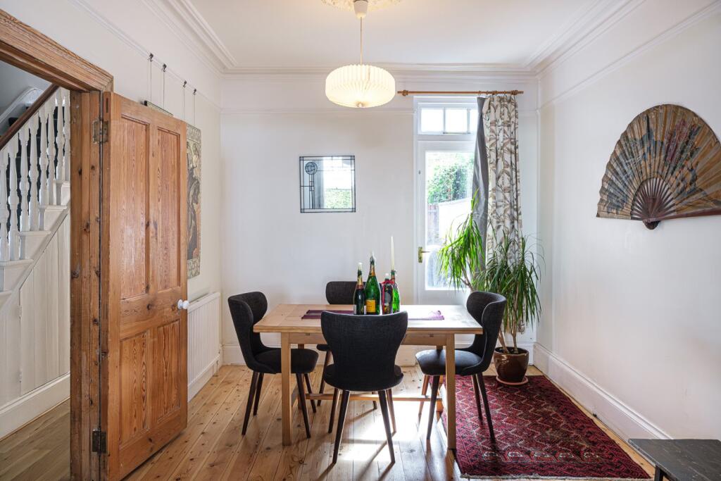 House in London - View 3