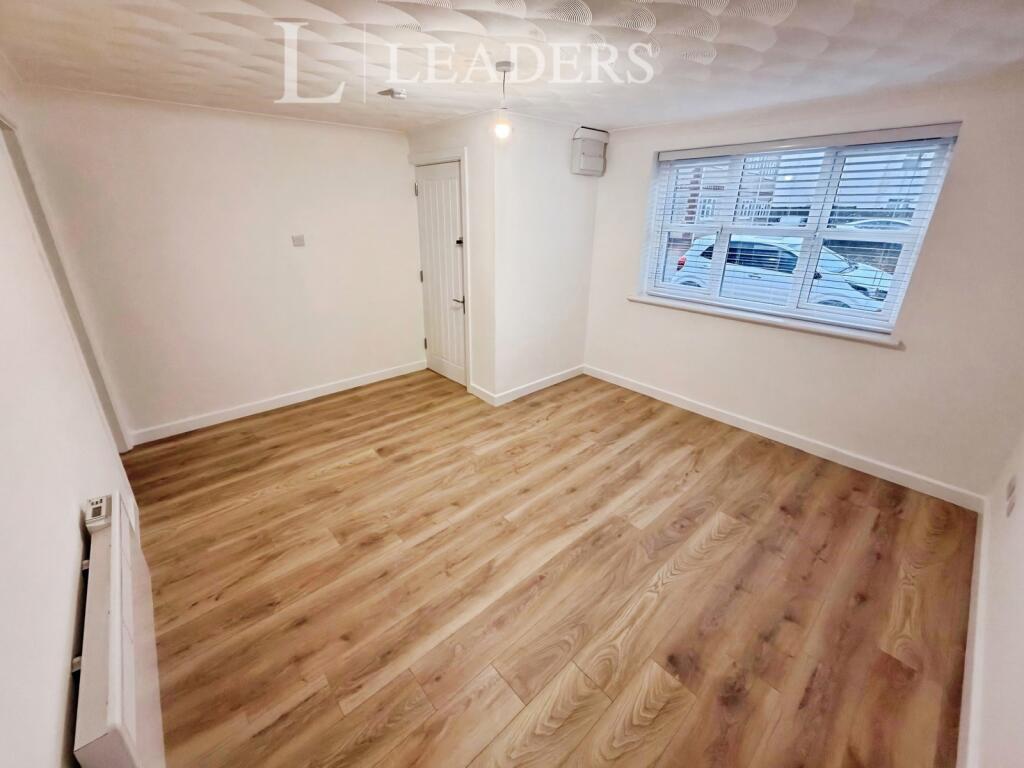 Apartment in Clacton-on-Sea, Great Clacton - View 3