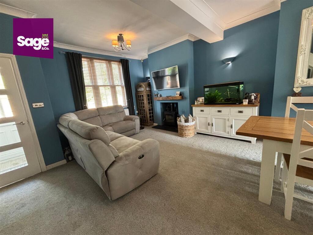 House in Newport - View 4