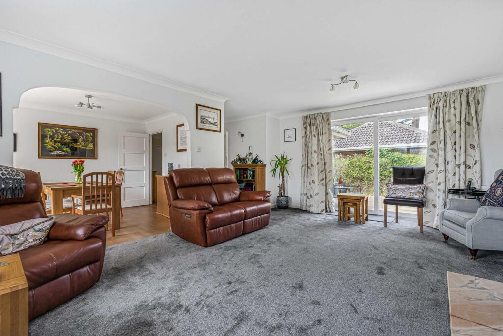 Shaftesbury Road, Woking, Surrey, GU22 - View 4