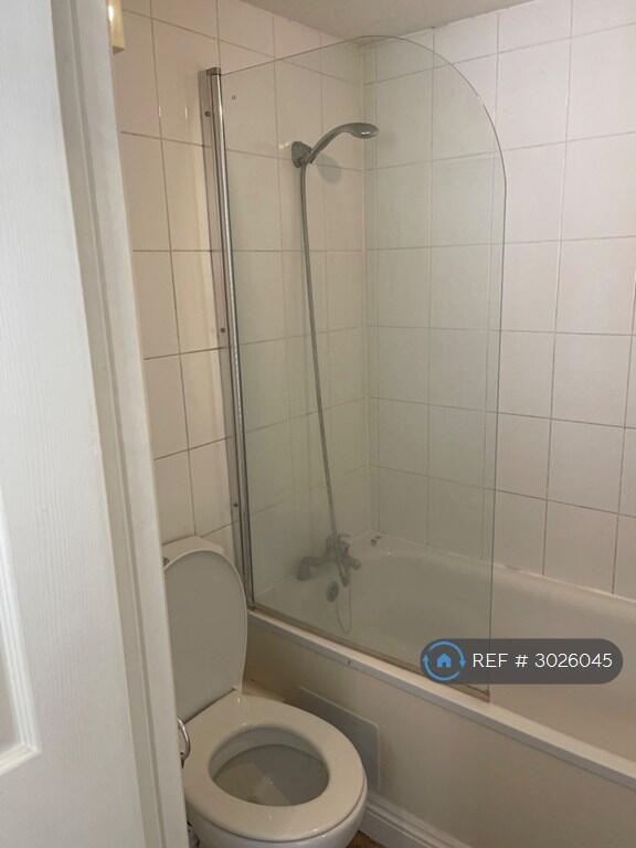 Apartment in St Albans, St Stephen - View 3