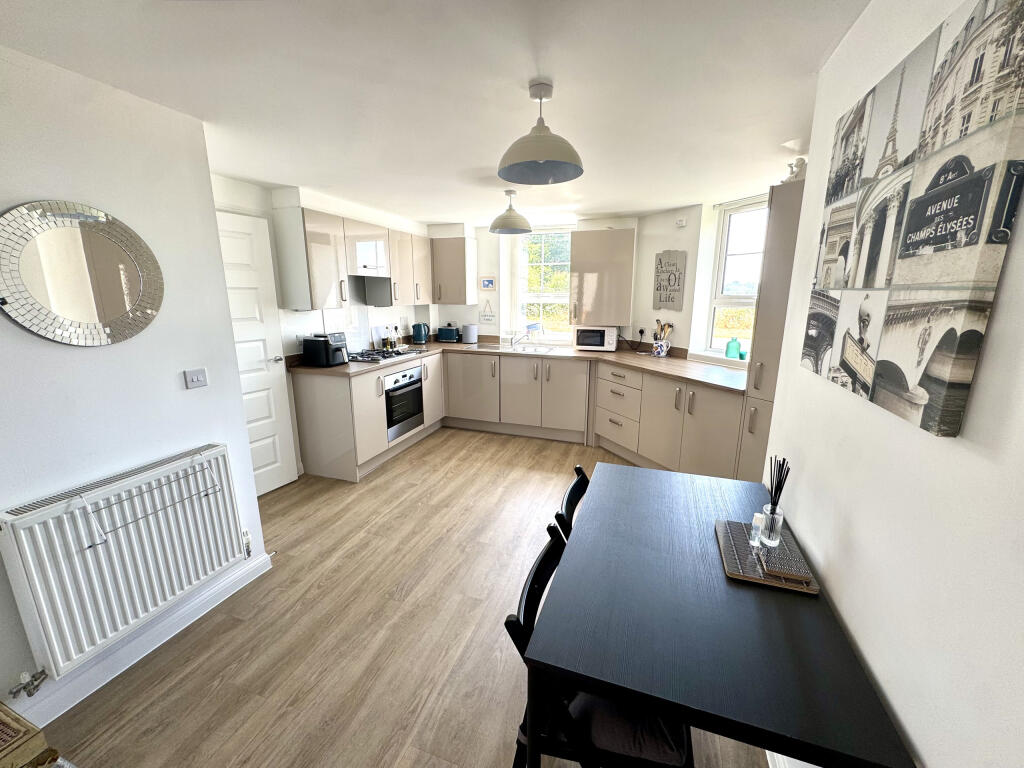 Apartment in East Cowes, Osborne - View 4