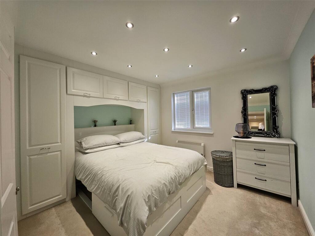 Apartment in Twickenham - More