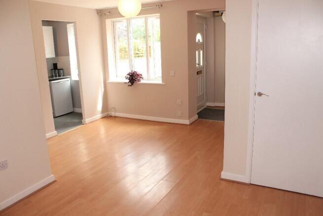 Carman Close, Stratone Village, Swindon, Wiltshire, SN3 4XU photo 4