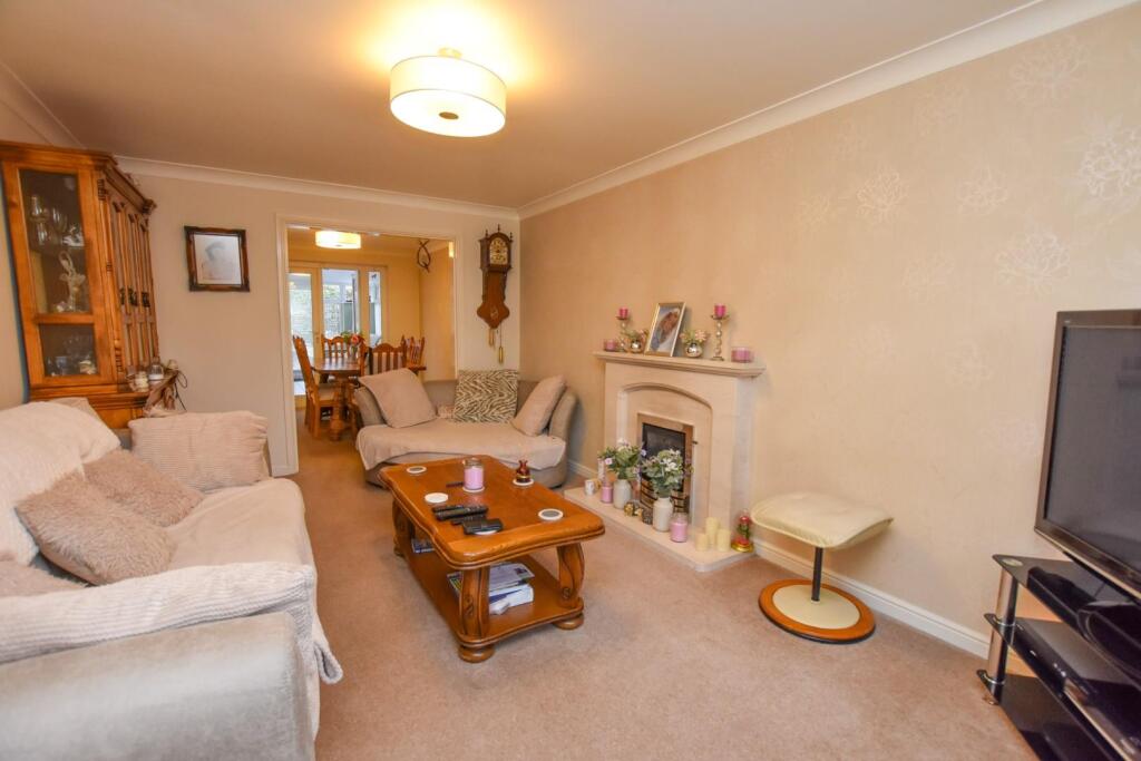 Redfield Croft, Leigh, WN7 1EN photo 2