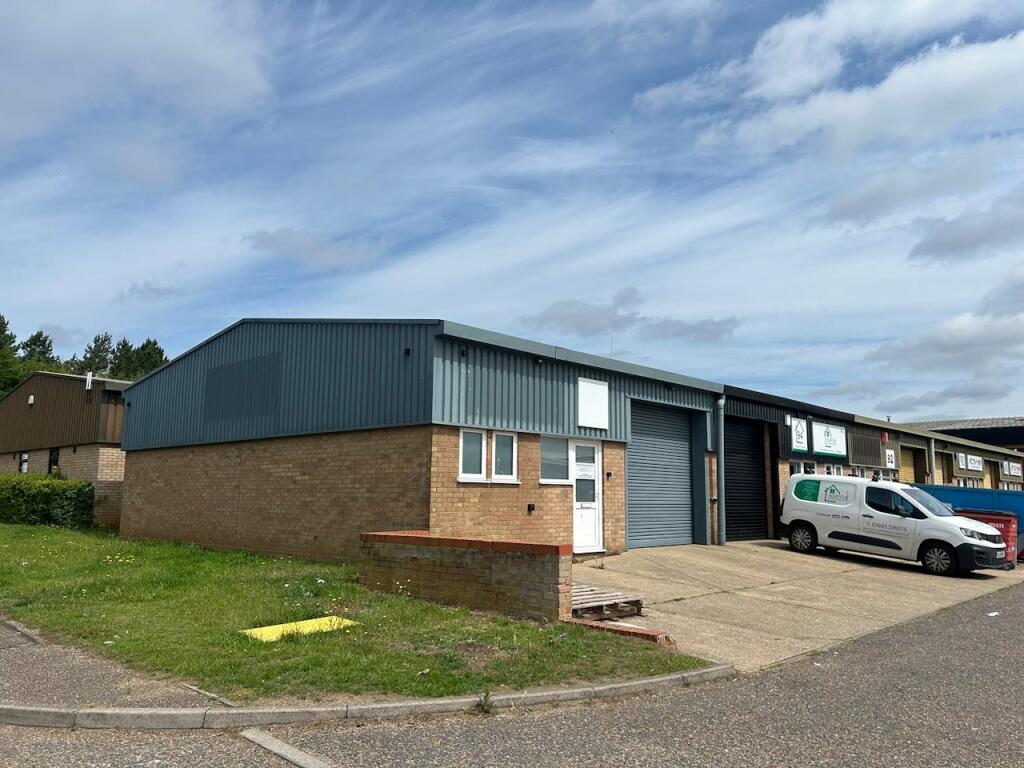 Main image of property: 96 Hellesdon Park Road, Norwich, NR6 5DR