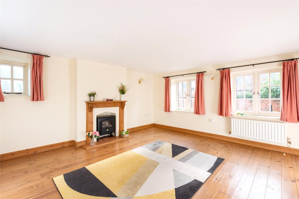 9C, Church Street, Silverstone, Towcester, Northamptonshire, NN12 photo 2