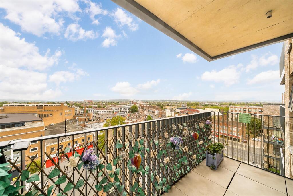 Apartment in Harrow - More
