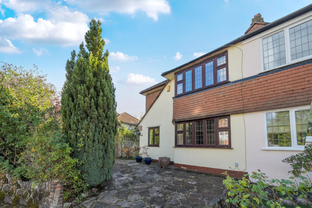 Arragon Gardens, West Wickham, BR4