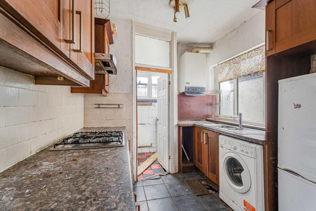 House in London, Rayners Lane - View 4