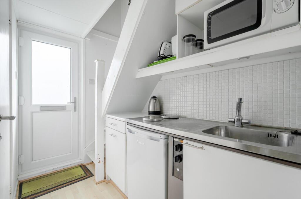 Apartment in Brighton - More