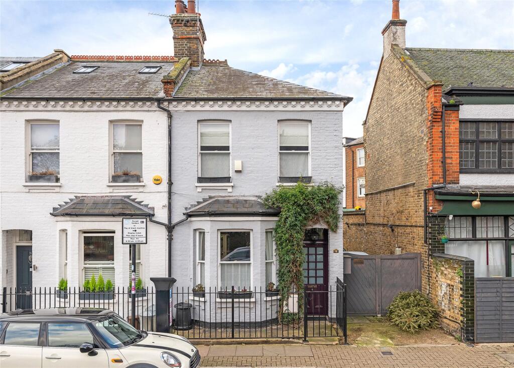 2-bed terraced on Battersea High Street, Battersea, SW11, £900,000