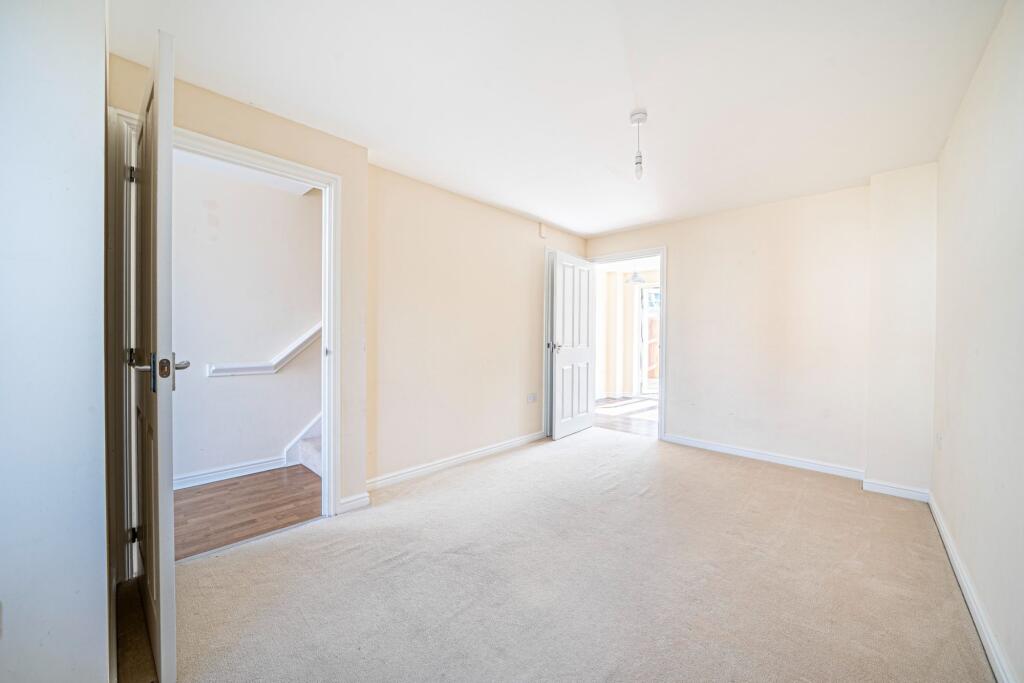 Bridle Close, Andover, SP11 photo 4