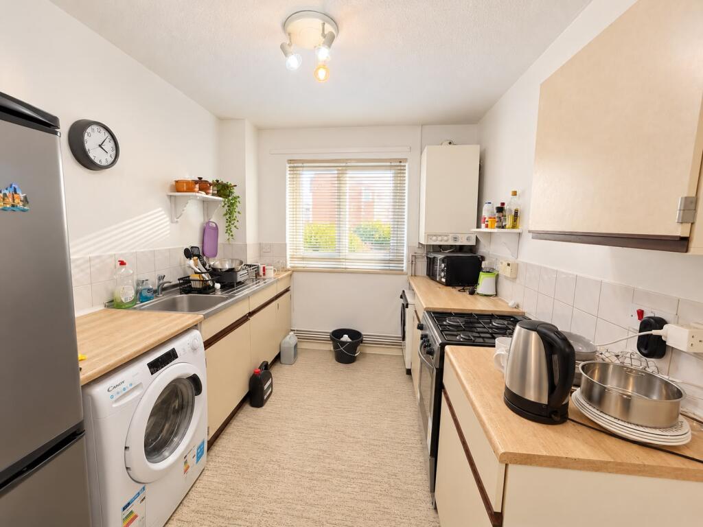 Apartment in Salford, Greater Manchester - View 3