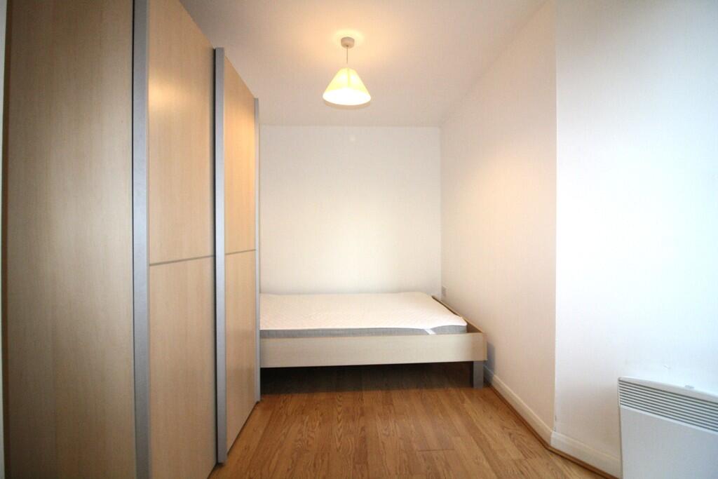 Apartment in Sheffield, South Yorkshire - More