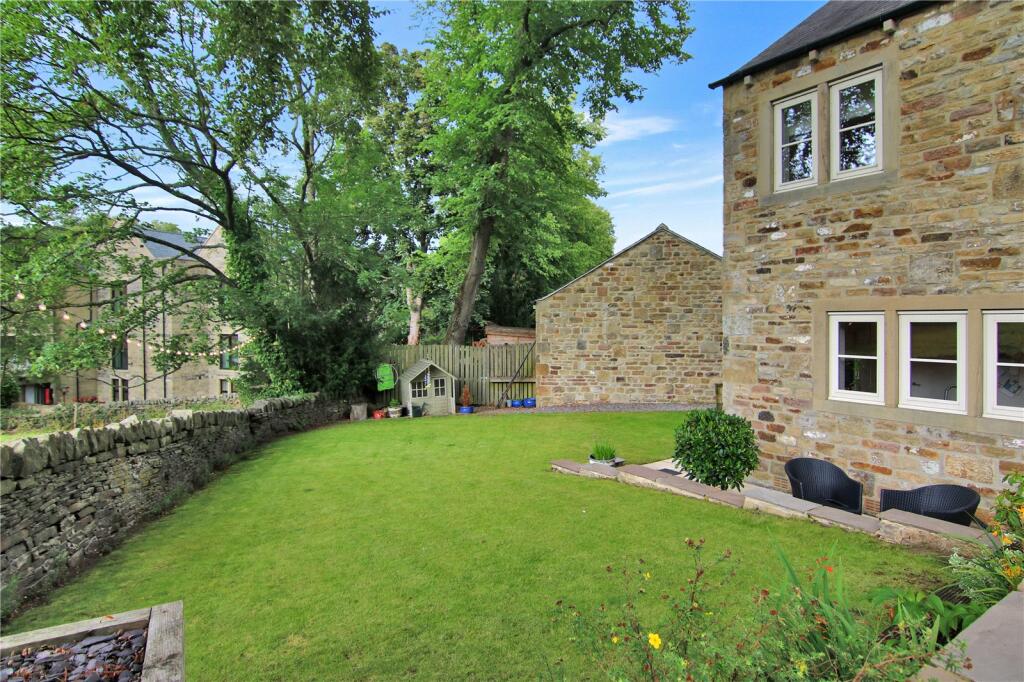 House in Bradford, Steeton with Eastburn - View 2