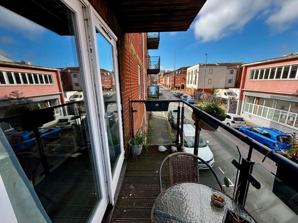Apartment in Bristol, Stokes Croft, St Paul's - View 4