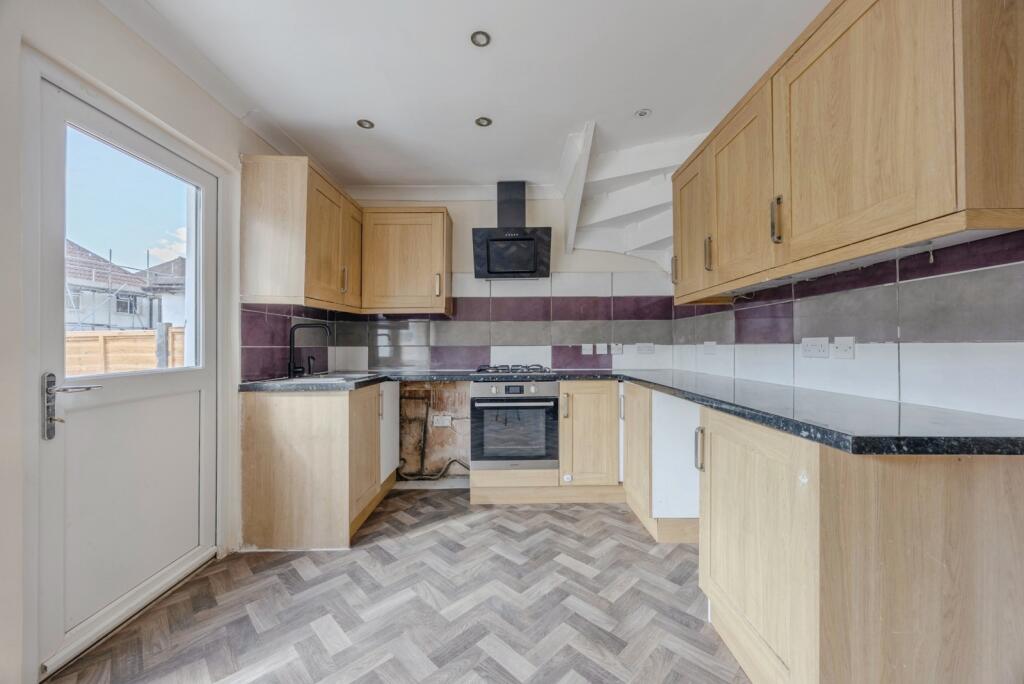 House in Croydon - View 4